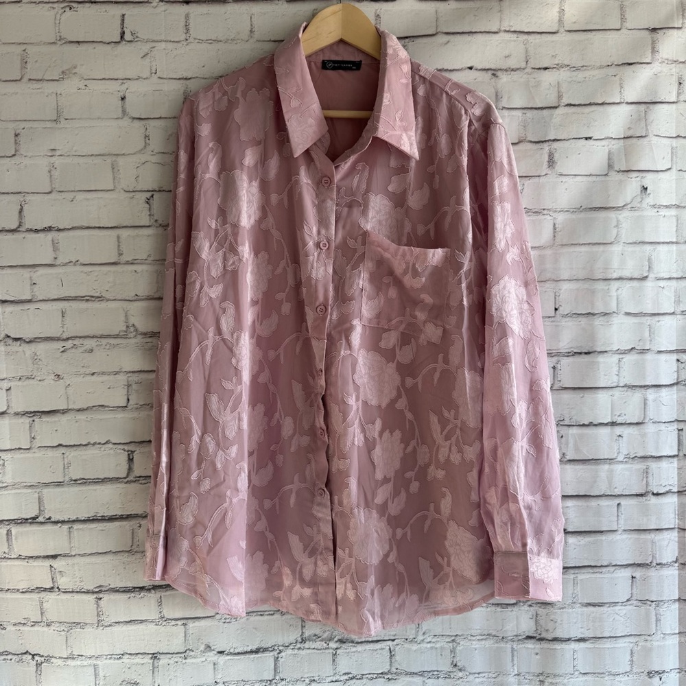 Chic Pink‎ Floral Women's Button Down Shirt